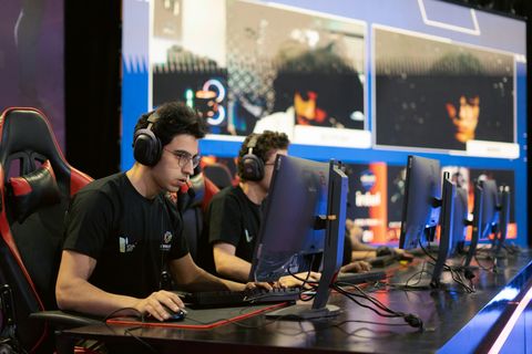 Cairo ICT - esports player headset