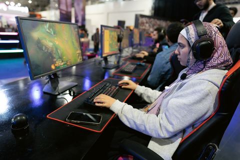 Cairo ICT - female gamer esports