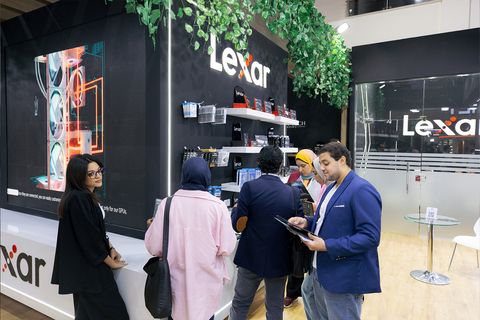 Cairo ICT - lexar stand visitors