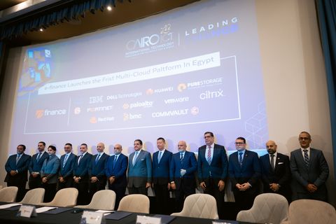 Cairo ICT - officials stage group