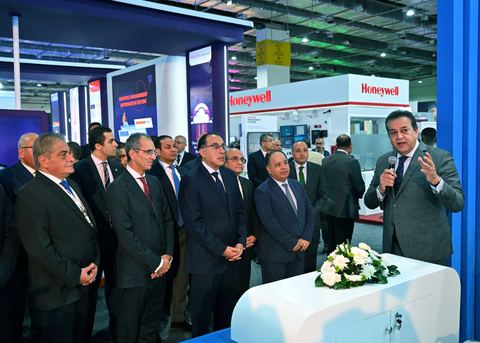 Cairo ICT - stand briefing officials